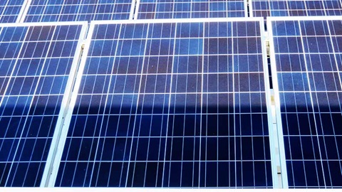 Ombre sur les panneaux photovoltaïques: quelles solutions